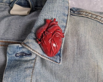 Creepy Cute Realistic Heart Pin, Anatomical Human Heart Brooch, Valentine's Day Gift for Her or Him, Unisex Jewelry Pin, Goth Jewelry Pin