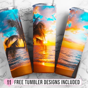 Puede incluir: Tres vasos de acero inoxidable con diferentes dise&ntilde;os de puesta de sol y palmeras. Los vasos est&aacute;n sobre una superficie de m&aacute;rmol blanco.