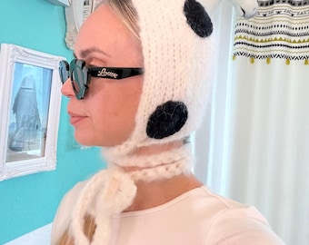 Hand-knitted polka-dot bonnet | Soft knitted headscarf with polka dots | Chunky knit hood |