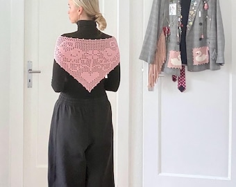 Crocheted triangular shawl with bird motif | Headscarf and wrap skirt