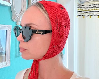 Bonnet with holes, Disrupted bonnet, Knit hat with ties, Red bonnet