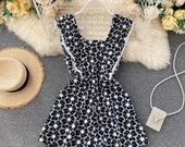 Women Floral Strap Rompers Retro Hollow Square Collar Sleeveless Wide Leg Short Rompers Casual Fashion Print Rompers
