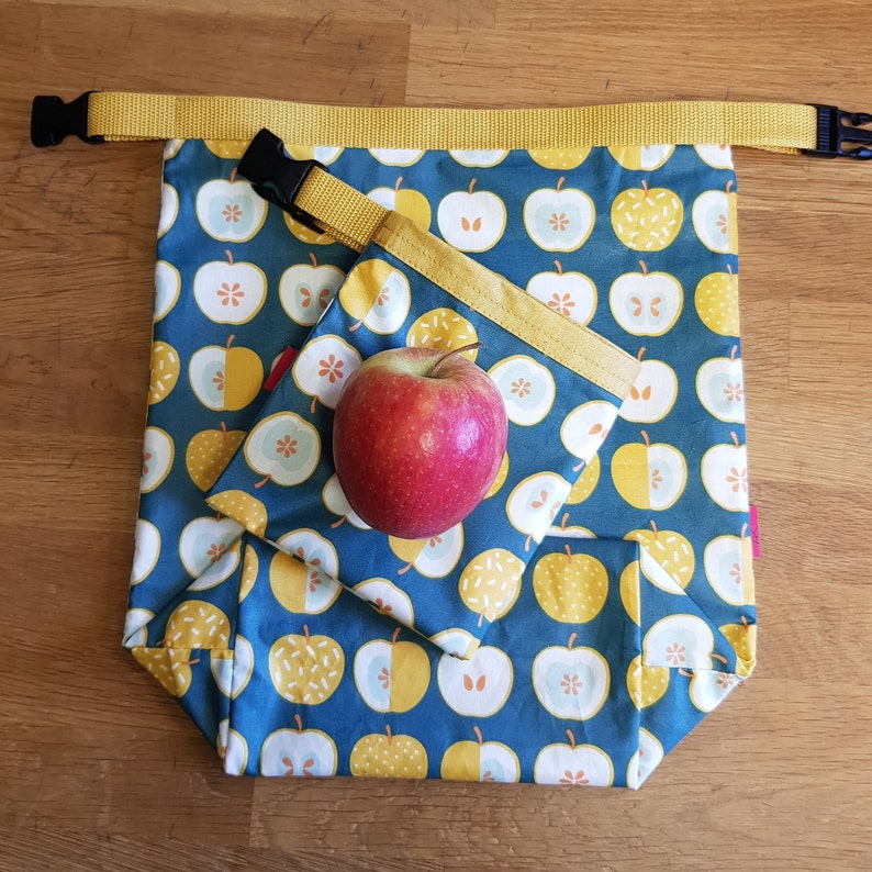 Lieblings Lunch Bag / Wetbag groß mit Henkel, lebensmittelecht, Apfelmuster Vintage, Kulturbeutel Wachstuch Fahrrad Tasche, Brotkorb, Ökotex Bild 8