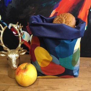 Rolltop Lunchbag groß mit Griff, lebensmittelecht, waschbar, Snack Bag, Brötchenkorb, Kulturbeutel, Fahrrad Picknick Wachstuch Tasche ökotex Innen dunkelblau