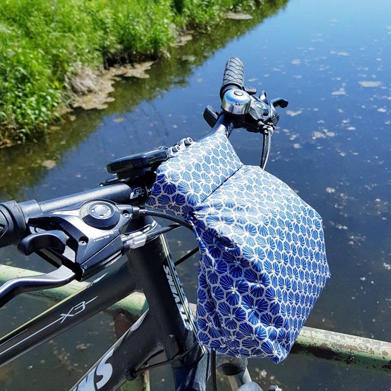 Lieblings Lunch Bag / Wetbag groß mit Henkel, lebensmittelecht, Apfelmuster Vintage, Kulturbeutel Wachstuch Fahrrad Tasche, Brotkorb, Ökotex Bild 9