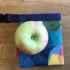 Rolltop Lunchbag groß mit Griff, lebensmittelecht, waschbar, Snack Bag, Brötchenkorb, Kulturbeutel, Fahrrad Picknick Wachstuch Tasche ökotex Bild 7