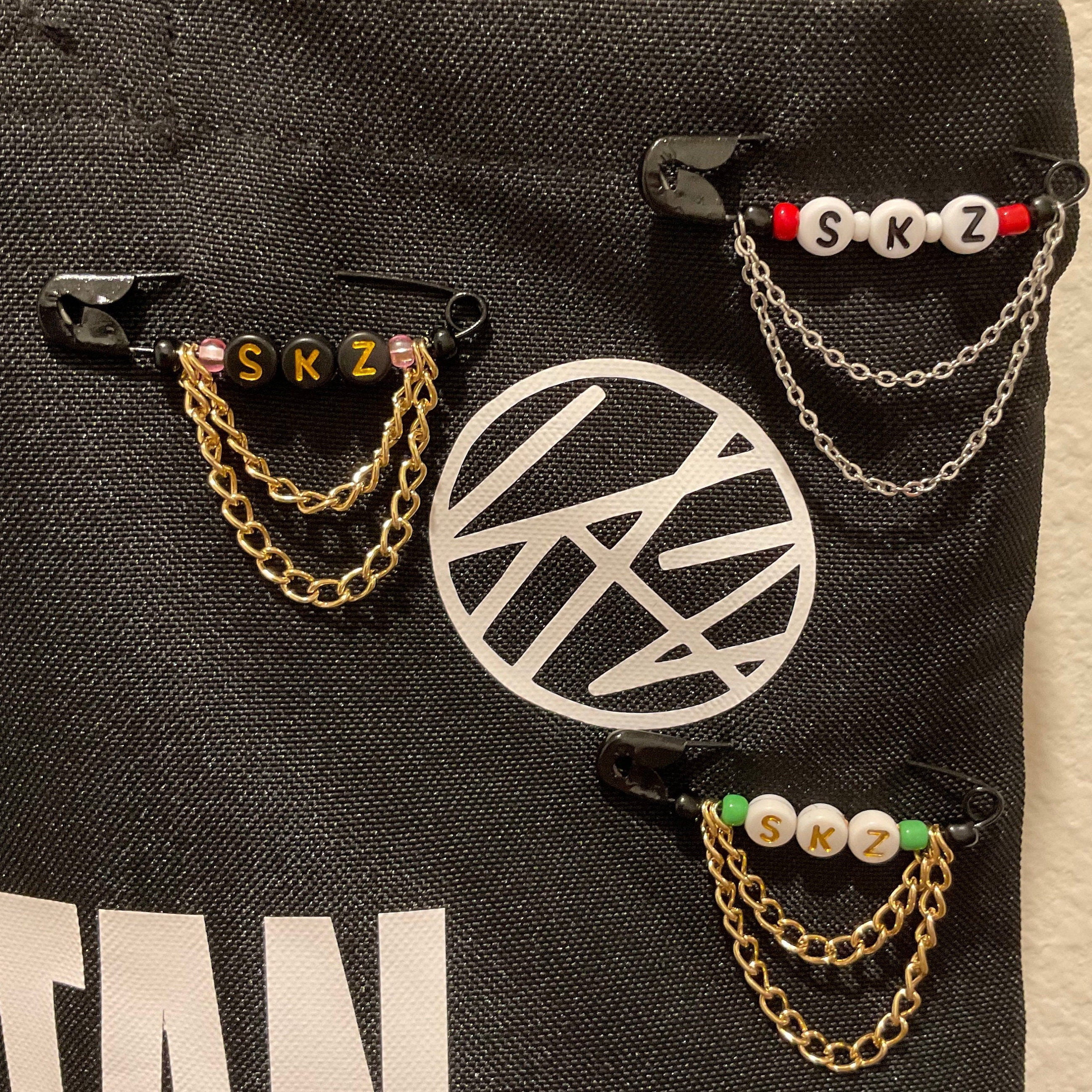 Stray Kids “SKZ” Safety Pins With Chains - Etsy