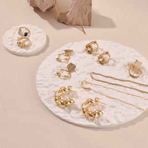 Display per gioielli a trama ruvida naturale bianca, set di esposizione di gioielli, display per collane, supporto per collana, piatto per display per gioielli, oggetti di scena per foto