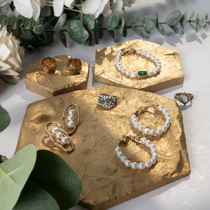 Golden Hexagon Rough Texture Jewelry Display, Set di esposizione di gioielli, Display per collana, Supporto per collana, Piatto per display per gioielli, Oggetti di scena per foto