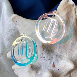 Boucles d&#39;oreilles Vierge irisée : bijoux du signe du zodiaque céleste faits main