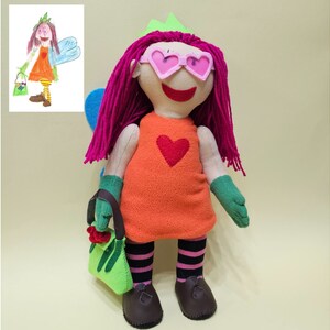 安全でパーソナライズされたおもちゃ: 子供の絵からインスピレーションを得た手作りのぬいぐるみ、愛情と注意を込めて作られ、低刺激性の素材、ユニークなギフト