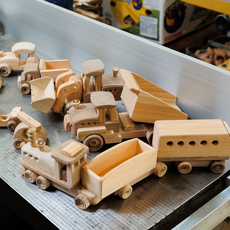 Steam locomotive Wooden Toy Small Wood Toys, Custom Handmade Gift for Kids, Montessori Learning, Push and Pull, Toddler Play, Eco-Friendly image 4