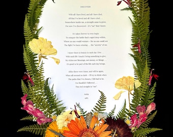 Poema da Descoberta por Anita | Arte Botânica, Impressão de Arte com Flores Prensadas, "Descoberta"