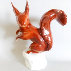 Large,Vintage animal figurine,lovely squirrel FREE SHIPPING WORLDWIDE