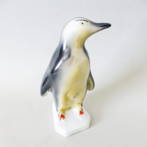 Penguin statuett,Vintage porcelain penguin figurine,vintage pottery bird statuette FREE SHIPPING WORLDWIDE
