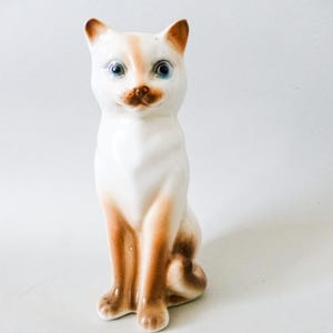 Vintage porcelain cat,lovely old figurine  FREE SHIPPING WORLDWIDE