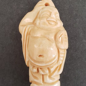 Buddha  1 3/4   Inch Pendants Figurine  Hand Carved 1811B