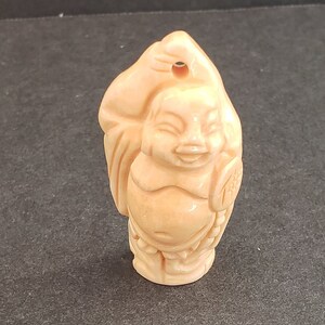 Buddha  1 3/4   Inch Pendants Figurine  Hand Carved 1811A