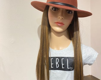 髪がついたヘッドバンド|ヘアバンド、ウィッグ、キャップ、がん帽子ヘア|化学療法や脱毛症で髪を失った人に最適