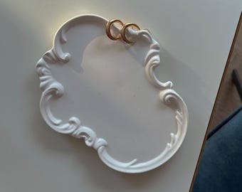 Elegant tray made of eco-friendly resin | Handmade in two colors, black and beige | Stylish home decor | Jewelry organizer