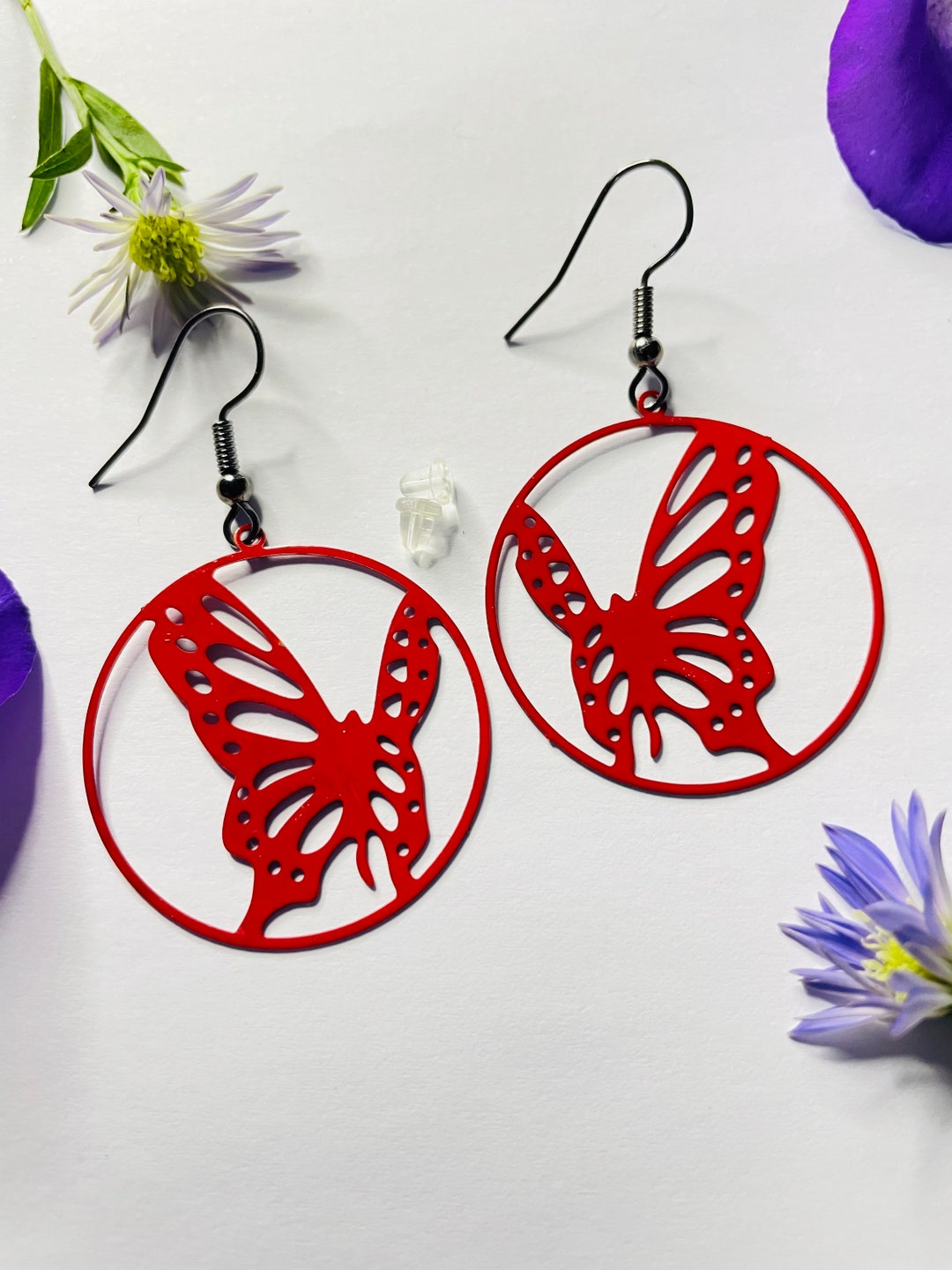Tutorial for Paper Quilled Butterfly Earrings and by HoneysHive, $6.00 |  Paper quilling jewelry, Quilled jewellery, Quilling tutorial