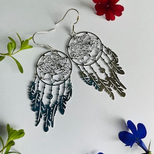 Dreamcatcher earrings , Fun Earrings, Festival Earrings, Gifts for her, Dreamcatcher gifts, silver Dreamcatcher, everyday earrings, gifts