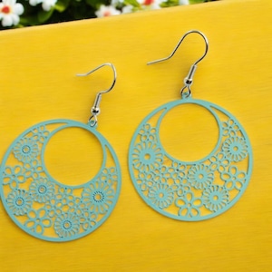 Fleury Cog Ohrringe, Cog Ohrringe, Blumen Cog Ohrringe, bequeme Ohrringe, alltägliche Ohrringe, Geschenk für sie,