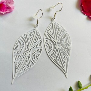 Boucles d&#39;oreilles grandes feuilles, boucles d&#39;oreilles grandes feuilles, grandes boucles d&#39;oreilles pour elle, boucles d&#39;oreilles de tous les jours, cadeaux pour elle, boucles d&#39;oreilles feuilles blanches