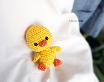 Yarnme88: Little Duckling crochet Pattern. Amigurumi Keychain PDF. Instant download. English language.