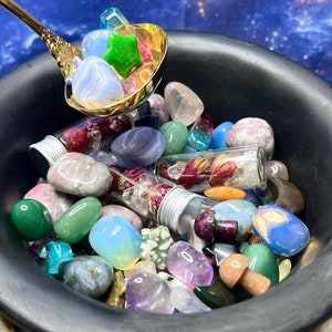 Crystal Confetti Scoop ~ Magical Forest Mix / Mystery Crystal Bag of Tumbles Metaphysical and Witchy Items