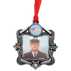 Marco de fotos de peltre personalizado con adorno navideño vintage y bandera de EE. UU.