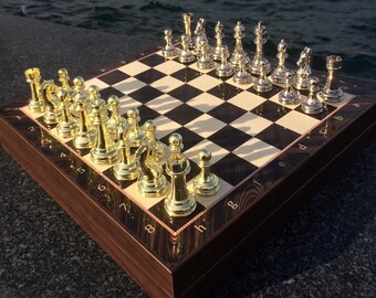 Luxury Elegant Walnut Folding Design Chess Set, Zamak Metal Chess Piece