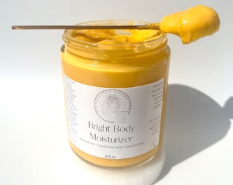 Bright Body Moisturizer Niacinamide + Hyaluronic Acid + Licorice Root - Enhance Your Skin’s Natural Luminosity