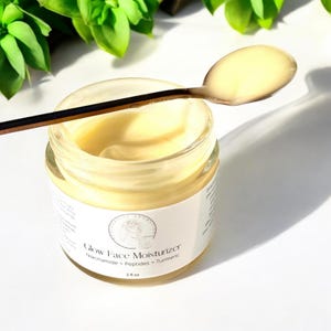 Glow Face Moisturizer Niacinmide + Proteine + Kurkuma - Enthüllen Sie Ihren natürlichen Glow