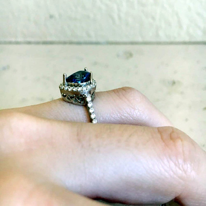 Blue Sapphire 6.25 Carat Anniversary Gift Handmade Ring For Man And Women 925 Sterling Silver