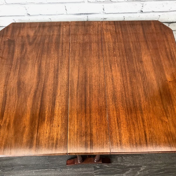 Antique Gateleg/Drop Leaf Table