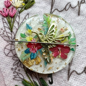 3-in-1 Needle Threader with Minder and Thread Cutter - Hummingbird- Sewing Tools - Hand Embroidery, Sewing, Cross Stitch -Single Item