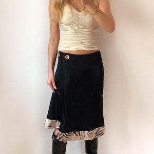 Robe Roberto Cavalli En Soie Noire Brodée Fleur Jaune - Taille IT44 / US8 - Portée Une Fois, Excellent état