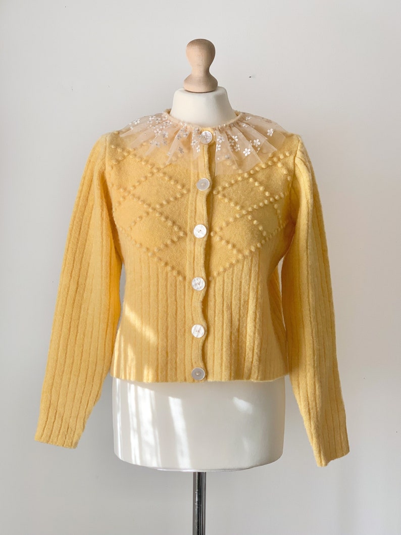 Vintage frilly cardigan