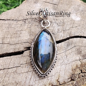 Labradorite Pendant* 925 Sterling Silver Pendant* Blue Flash Pendant* Amezing Pendant* Labradorite Jewelry* Designer Pendant* Boho Jewelry*