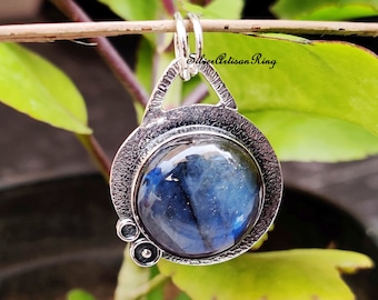 Natural Labradorite Pendant~ 925 Sterling Silver Pendant~Neck Pendant ~ Designer Pendant~ Blue Flash ~ Silver Jewelry~ Gorgeous Pendant