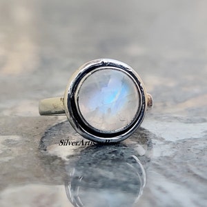 Natural Moonstone Ring / Gemstone Ring/ 925 Sterling Silver Ring/Beautiful Ring/ Silver Jewelry/ Blue Flash/ Dainty Ring/ Gift item