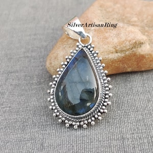 Natural Labradorite Pendant | 925 Silver Pendant | Handmade Pendant | Neck Pendant | Amezing Pendant | Labradorite Jewelry**