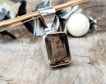 36Ct Smokey Quartz Heart Pendant Necklace 14K Yellow Gold