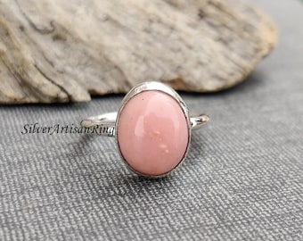 Bague opale rose.. Bague simple.. Bague de tous les jours.. Bague de fiançailles.. Bijoux en argent.. Bague élégante.. Bague en forme de pierre ovale.. Bague incroyable