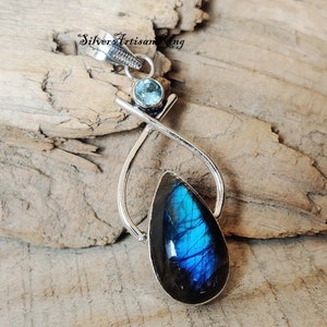 Natural Labradorite Pendent* 925 Sterling Silver Pendant* Blue Flash Pendent *Amezing Pendant * Labradorite Jewelry* Blue Topaz Pendant