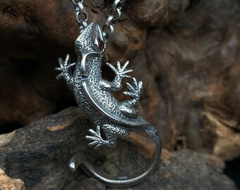 lizard pendant