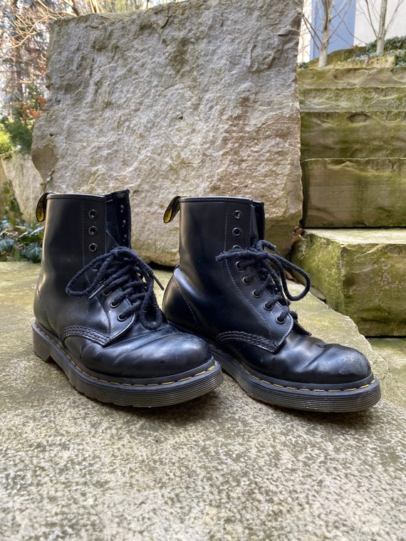 Dr Martens 1460 8 Eye Boots