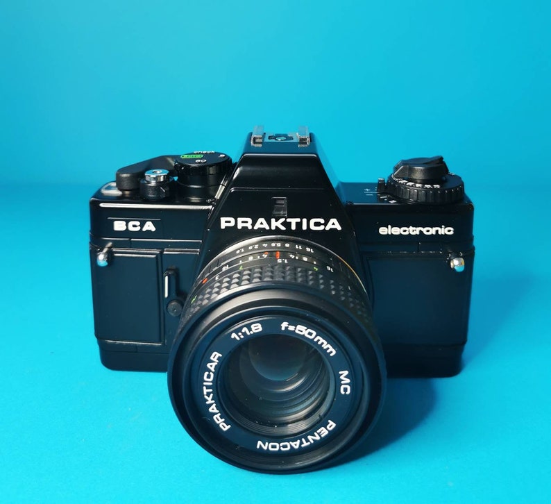 1986 Praktica BCA Electronic SLR 35mm Film Camera wPraktica 50mm f1.8 lens /& cap
