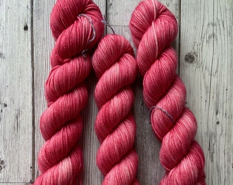 Bubblegum | 100 % Super wash DK | Hand dyed yarn | crochet yarn | knitting | pink yarn